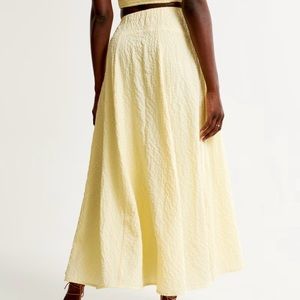 Abercrombie & Fitch Textured Flowy Maxi Skirt in yellow BNWT